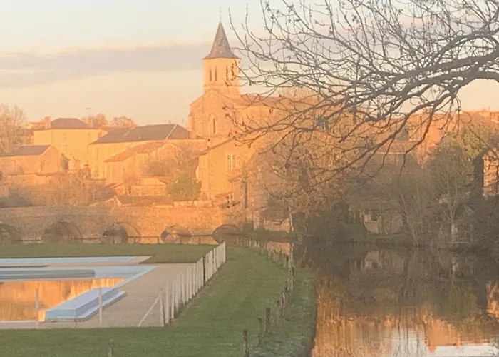 Le Moulin De L'anglee Casa de Férias Sanxay